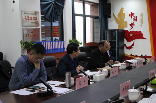 专家组到郑开学校进行实地考评