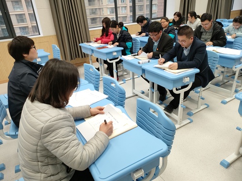 3评委投票