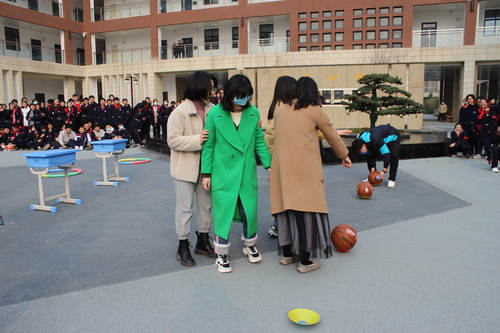 蒙眼摸物