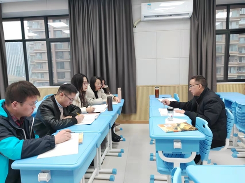 历史组老师与袁富强老师面对面交流