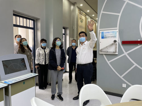 参观学校数学逻辑教室