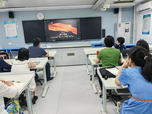 观看永远吹冲锋号